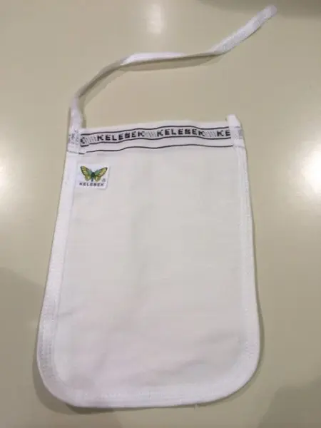 Рукавица КЕСЕ М мягкая (для пилинга) белая