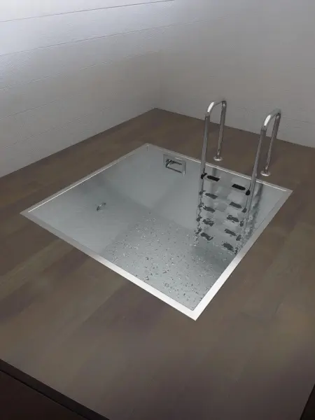 Купель квадратная KUP-KVS из нержавеющей стали AISI-316L  Д=1,38 Ш=1,38 В=1,4 (скимерная)